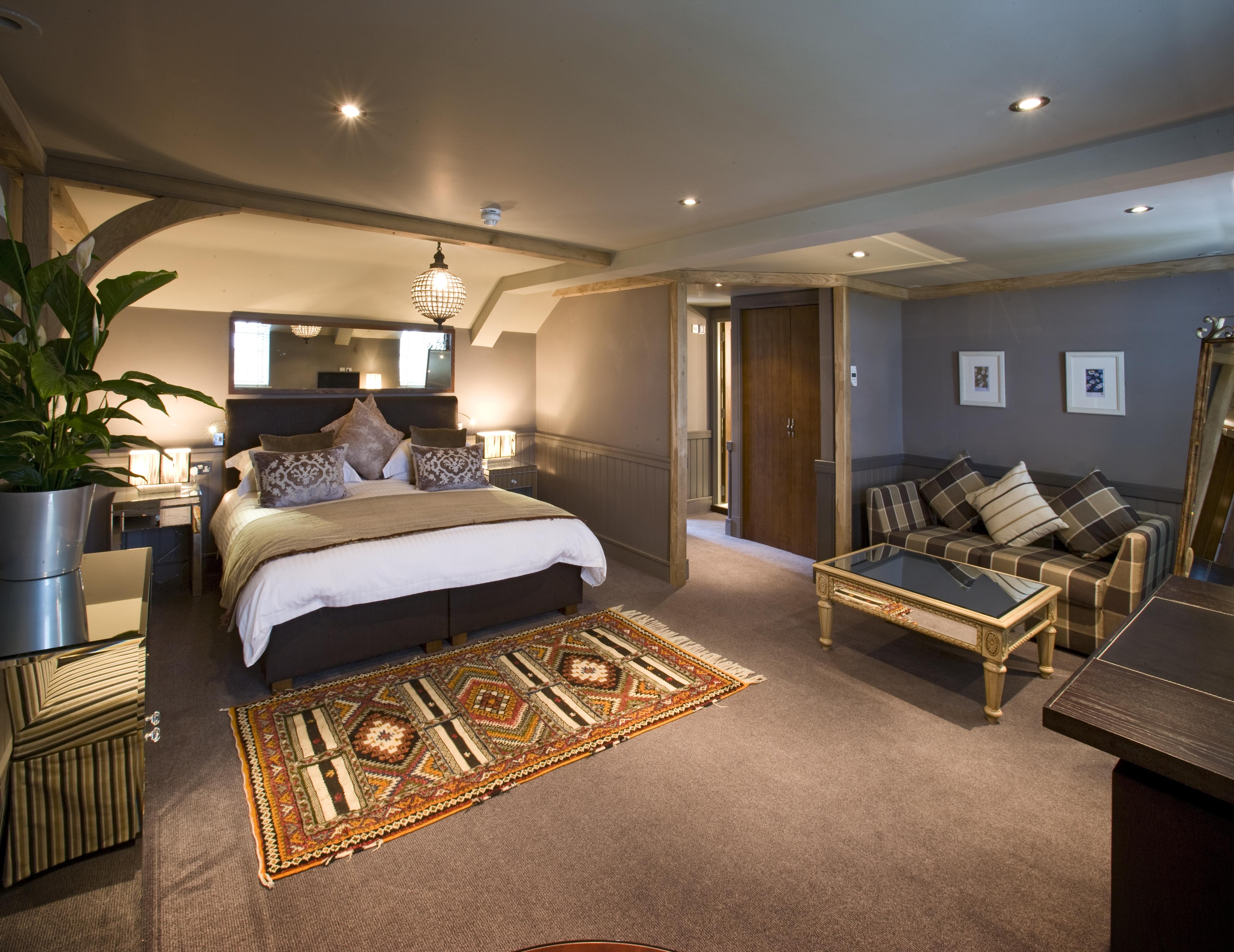 The Farmhouse Hotel And Restaurant Saint Saviour Room photo